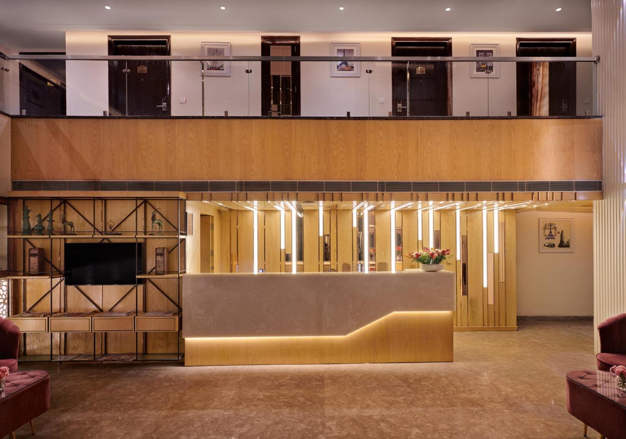 Deventure Sarovar Portico Patel Nagar New Delhi Bagian luar foto