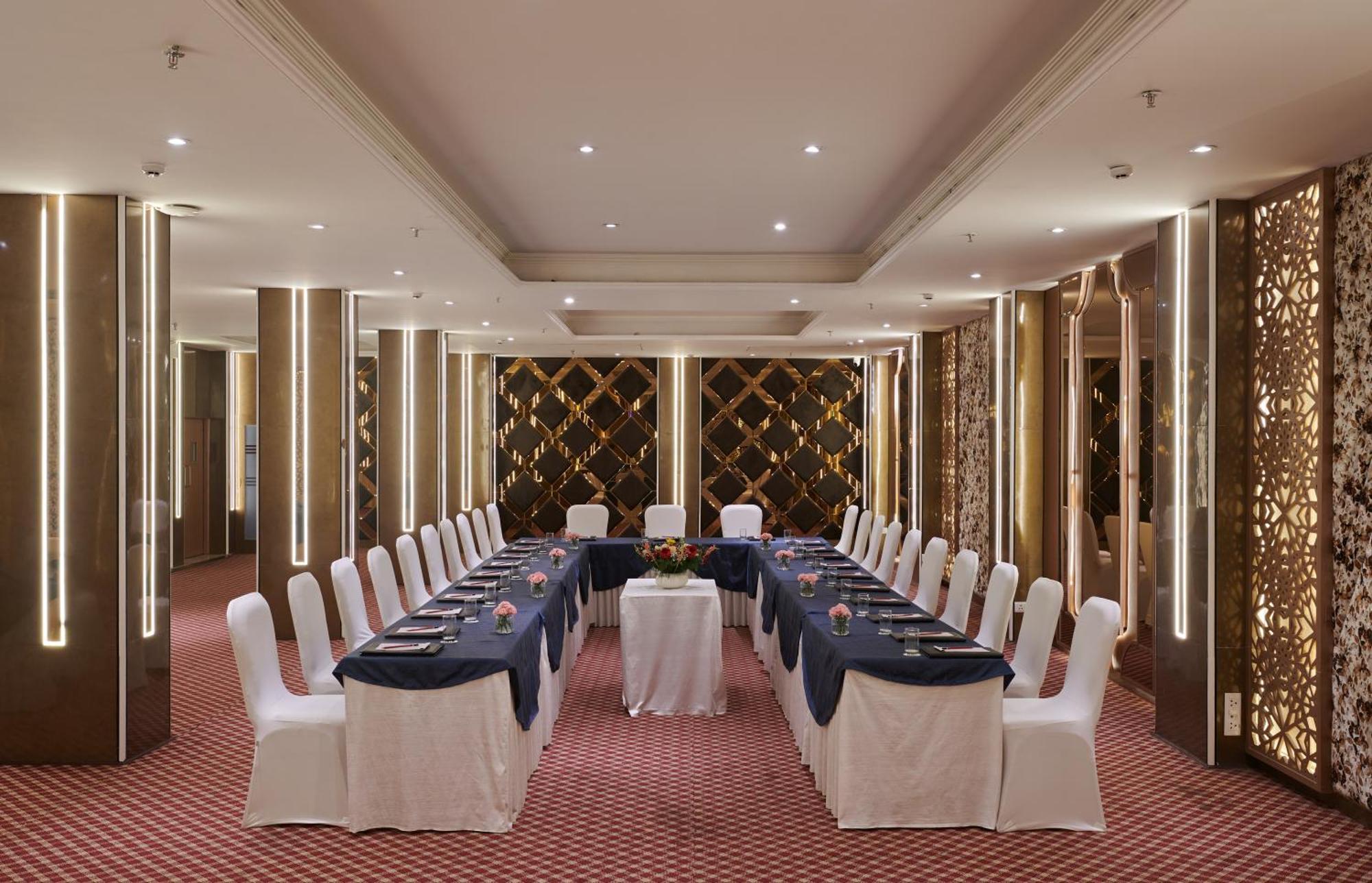 Deventure Sarovar Portico Patel Nagar New Delhi Bagian luar foto