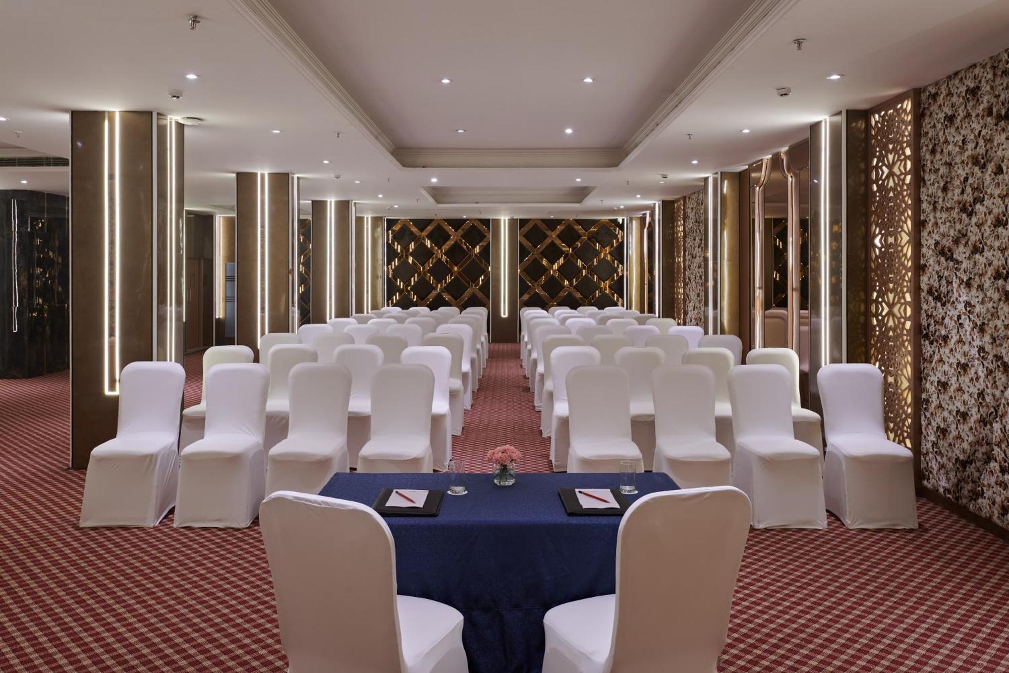 Deventure Sarovar Portico Patel Nagar New Delhi Bagian luar foto
