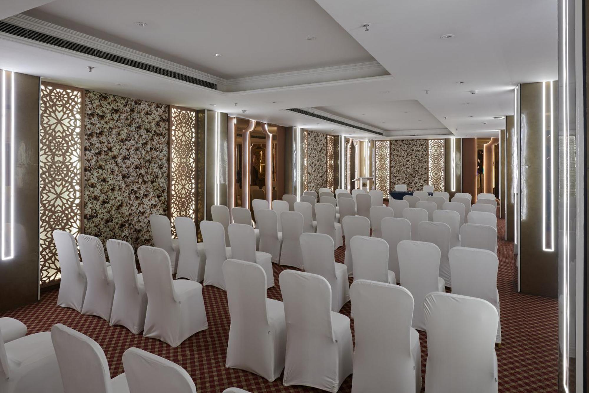 Deventure Sarovar Portico Patel Nagar New Delhi Bagian luar foto