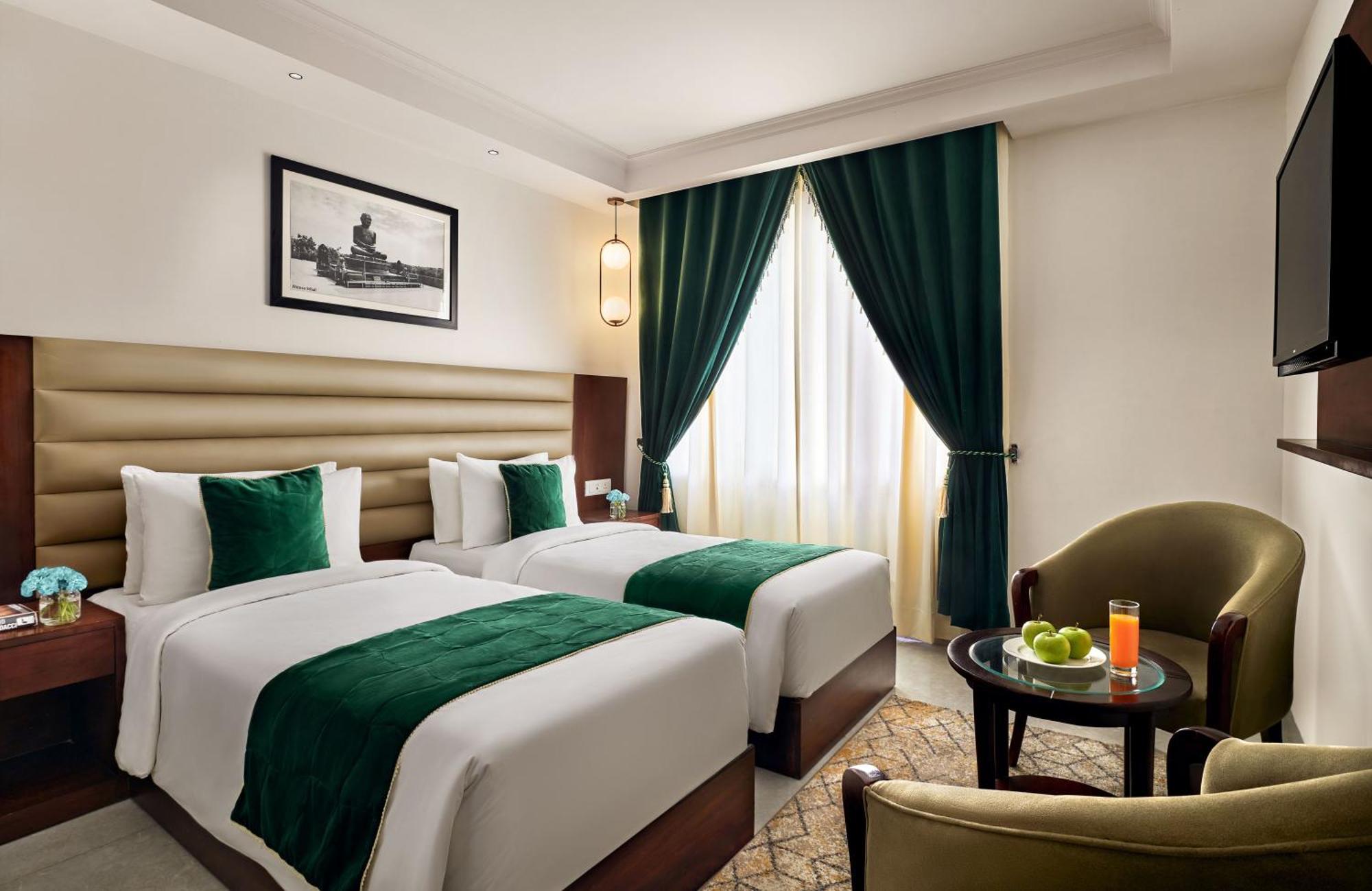 Deventure Sarovar Portico Patel Nagar New Delhi Bagian luar foto